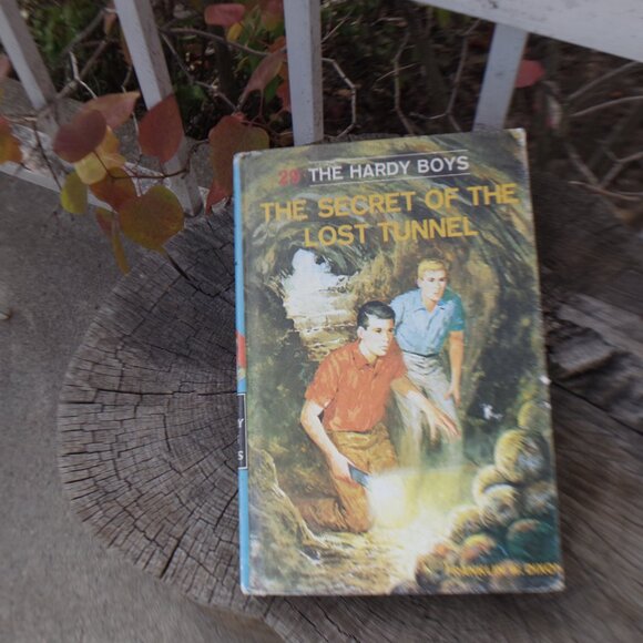 Vintage The Hardy Boys The Secret Of The Lost Tunnel - Picture 1 of 4